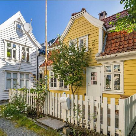 Ferienwohnung Charming Bergen House, Rare Historic House From 1779, Whole House Exterior foto